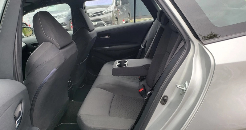 Toyota Corolla cena 72900 przebieg: 236105, rok produkcji 2019 z Uniejów małe 301